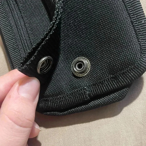 Disneyland phone/camera crossbody bag - Picture 5 of 7